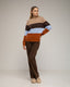 Jersey de cuello redondo con lana y franjas de colores.