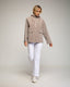 Chaqueta impermeable con capucha, bolsillos frontales visibles y cierre de cremallera - Tantra Spain
