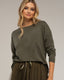 Jersey de punto fino ancho con cuello redondo. - Tantra Spain