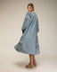 tantra mujer, Vestido oversize con bordados en las mangas, laterales y frontal, cierre de cordones - Tantra Spain