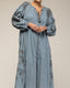 tantra mujer, Vestido oversize con bordados en las mangas, laterales y frontal, cierre de cordones - Tantra Spain