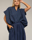 Top oversize de manga corta con pliegues en los hombro. - Tantra Spain