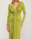 Vestido largo liso drapeado con escote. - Tantra Spain