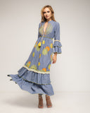 Vestido maxi denim con bordados fluor, lentejuelas, ajustable a la cintura y volantes abajo, manga larga con volantes - Tantra Spain