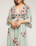 Vestido maxi con manga francesa con volante, tye dye, bordados y lentejuelas y escote pico - Tantra Spain