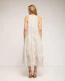 Vestido maxi con capas y bordado, cuello halter y bolsillos