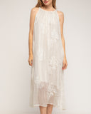 Vestido maxi con capas y bordado, cuello halter y bolsillos