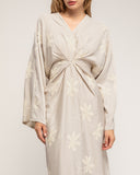 Vestido con drapeado en la cintura y en el pecho y flores bordadas - Tantra Spain
