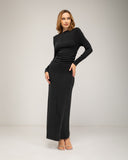 Long fine-knit cashmere dress with a boat neck, pleats at the sides and in the sleeves
