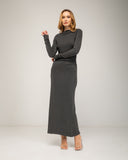 Vestido largo de punto fino con cashmere cuello barco, pliegues a los lados y en las mangas