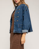 Chaqueta denim con detalle de botones dorados, y bolsillos con solapa - Tantra Spain