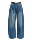High-waisted balloon jeans with front pockets and elastic at the back. Belt included
