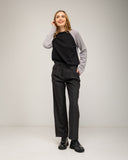 Pantalón recto de vestir con pinzas, de cintura lata,  bolsillos delateros 2 boslillos traseros, uno falso