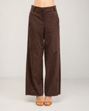 Pantalon de antelina corte recto  con cintura alta y bolsillos laterales