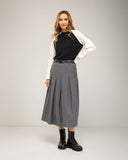 Two-tone fine knit sweater with a crew neck, oversized fit and long sleeves