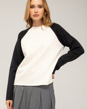 Two-tone fine knit sweater with a crew neck, oversized fit and long sleeves