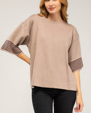 Jersey de punto fino oversize con manga francesa y detalle de rayas en la manga