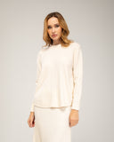 Fine-knit sweater with a crew neck, ribbed at the sides and hem