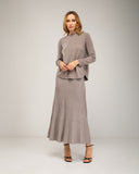 Fine-knit sweater with a crew neck, ribbed at the sides and hem