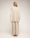 Set de pantalón con cintura elástica y camisa de manga murciélago, estilo oversize con botones dorados - Tantra Spain
