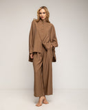 Set de pantalón con cintura elástica y camisa de manga murciélago, estilo oversize con botones dorados - Tantra Spain