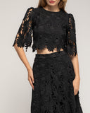 Top Cropped de guipur con mangas farol - Tantra Spain