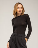 Fine knit top with boat neck and long sleeves