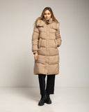 Abrigo acolchado con capucha no desmontable. Beige. - Tantra Spain