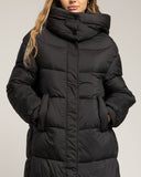 Abrigo acolchado con capucha no desmontable. Black. - Tantra Spain