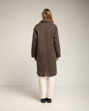 Abrigo con lana con solapas, cierre de boton. Brown. - Tantra Spain