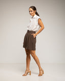 Bermudas con pinzas, bolsillos y cinturón (BROWN) - Tantra Spain