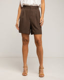 Bermudas con pinzas, bolsillos y cinturón (BROWN) - Tantra Spain