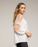 Blusa de gasa con mangas y hombros de tul y detalles de encaje. (WHITE) - Tantra Spain
