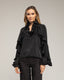 Blusa de raso con volantes en el cuello y puños. (NEGRA) - Tantra Spain