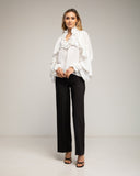Blusa de raso con volantes en el cuello y puños. (WHITE) - Tantra Spain
