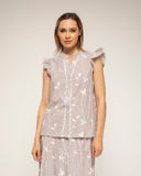 Blusa rayas bordados detalle encaje volantes en las mangas (Brown) - Tantra Spain