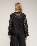 Camisa de encaje con cuello mao y detalles ajustatables en las mangas - Tantra Spain