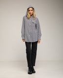 Camisa oversize de vichy con capucha y bolsillo. - Tantra Spain