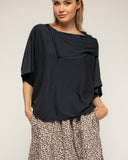 camiseta manga murcielago cuello barco con vuelta (Black) - Tantra Spain