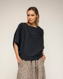 camiseta manga murcielago cuello barco con vuelta (Black) - Tantra Spain