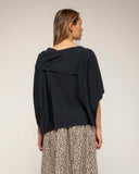 camiseta manga murcielago cuello barco con vuelta (Black) - Tantra Spain