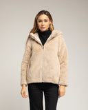 Chaqueta de pelo sintetico con capucha. Beige. - Tantra Spain