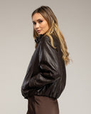 Chaqueta de polipiel amplia con doble botonadura, cierre de cuello con hebilla (MARRON) - Tantra Spain