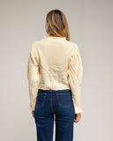 Chaqueta de punto de crochet con detalles de pompones y flores. (ECRU) - Tantra Spain