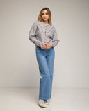 Chaqueta de punto de crochet con detalles de pompones y flores. (GRIS) - Tantra Spain
