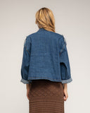 Chaqueta denim con detalle de botones dorados, y bolsillos con solapa - Tantra Spain