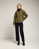 Chaqueta impermeable con capucha y bolsillos. Khaki. - Tantra Spain