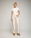 Jeans de tiro alto con bolsillos delateros y detalle de botones. - Tantra Spain