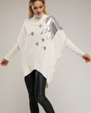 Jersey de punto fino amplio e irregular abajo, con estrellas de strass y cuello perkins - Tantra Spain