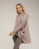Jersey de punto fino amplio e irregular abajo, con estrellas de strass y cuello perkins - Tantra Spain